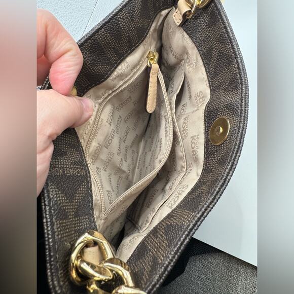 Michael Kors Crossbody / Signature Hamilton Crossbody; Brown EUC - Picture 8 of 13